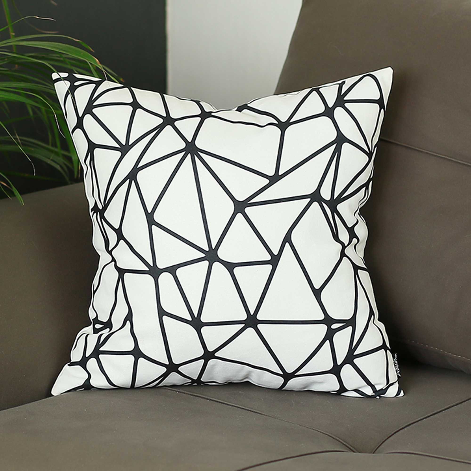 18" X 18" Black and White Polyester Pillow Cover