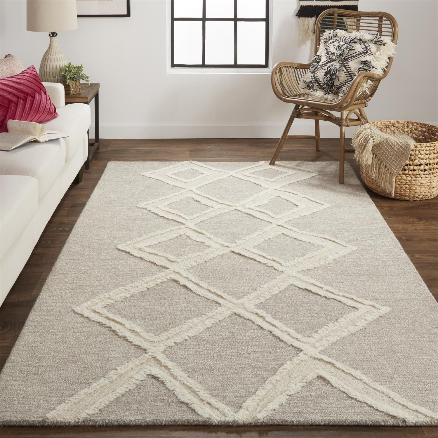 4' X 6' Gray And Ivory Wool Geometric Tufted Handmade Stain Resistant Area Rug