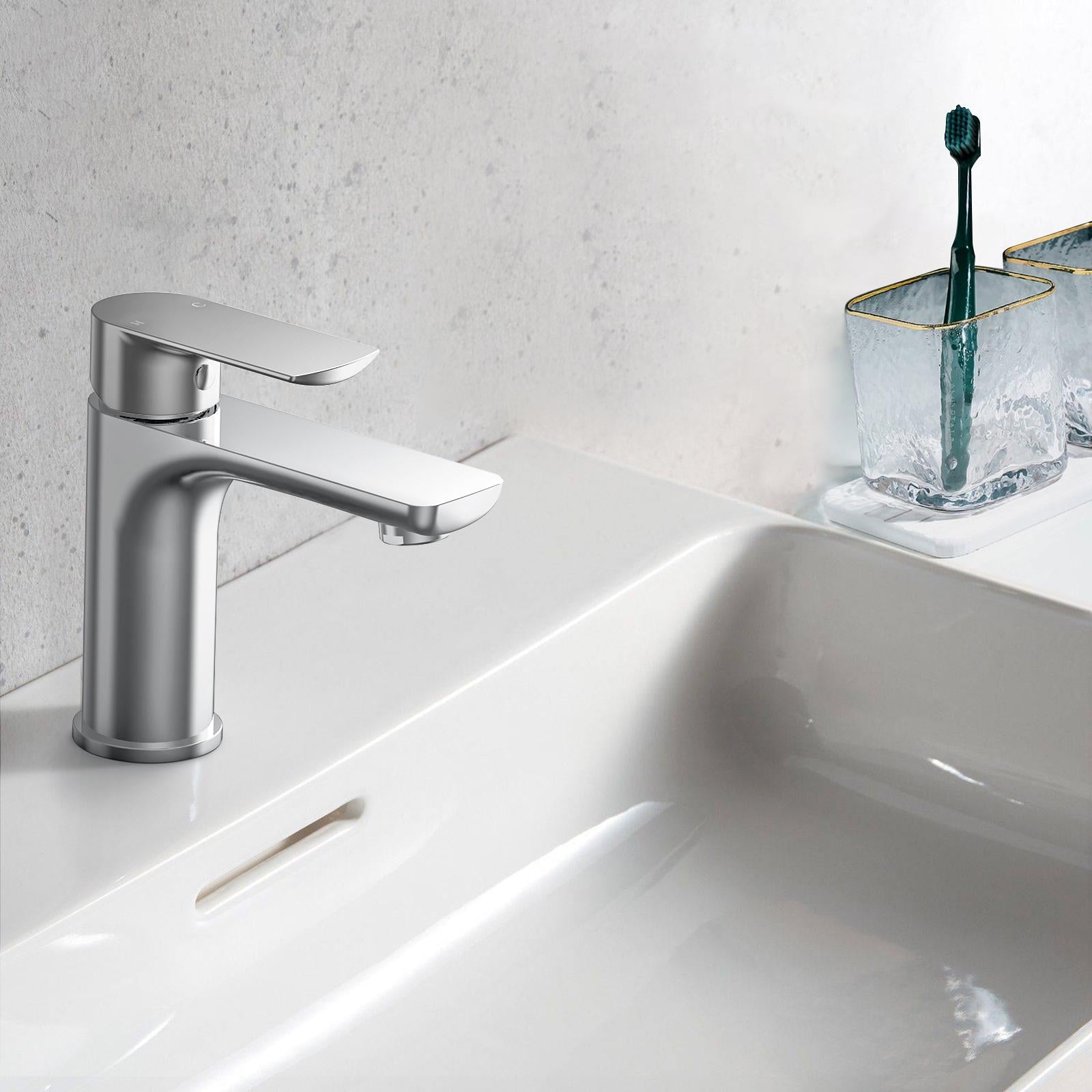 Bathroom Sink Faucet Single Handle Washbasin Faucet One Hole RV Faucet Modern Brass Bathroom Faucet Countertop Installation